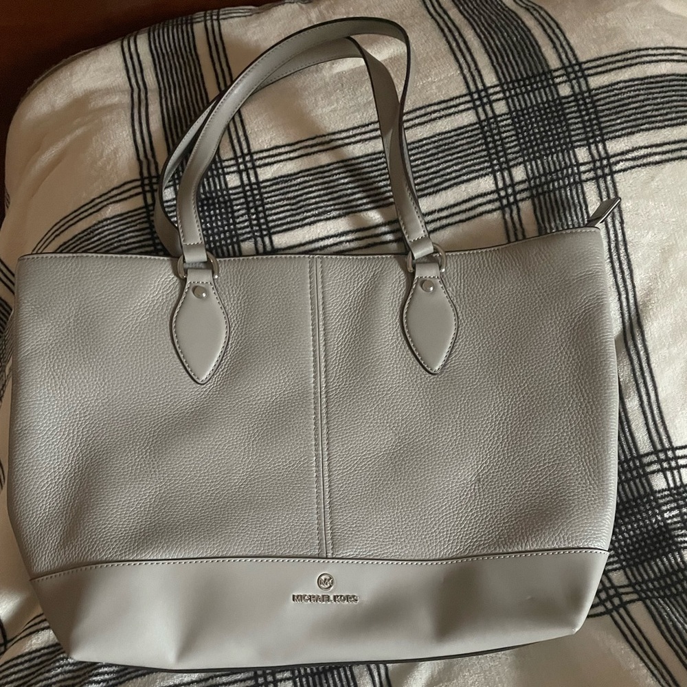 Michael Kors Tote